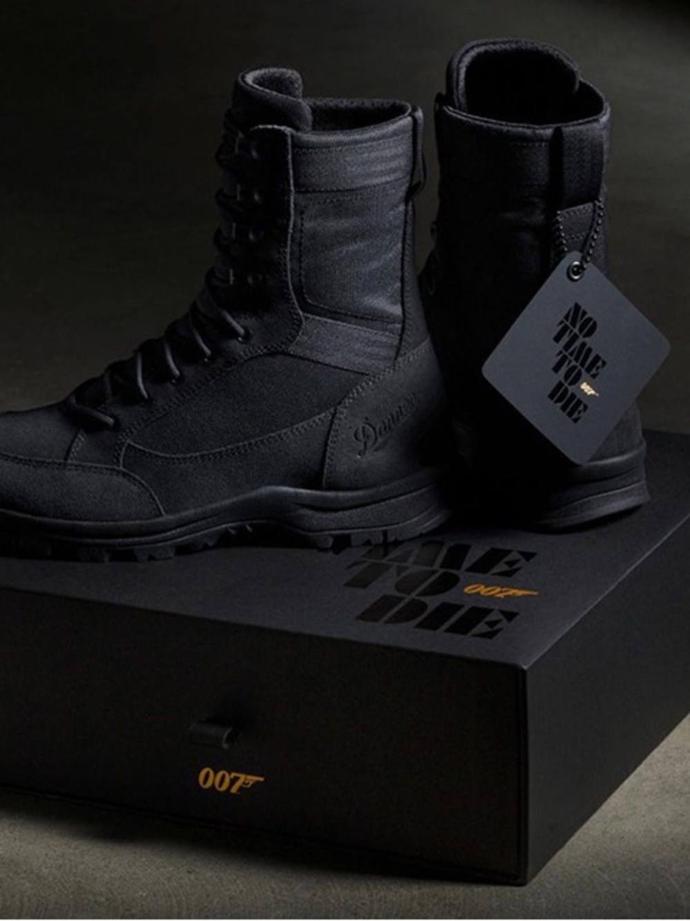 Danner Mens Tanicus 007 Men's Black Lace-Up Tactical Boots No Time to Die 11